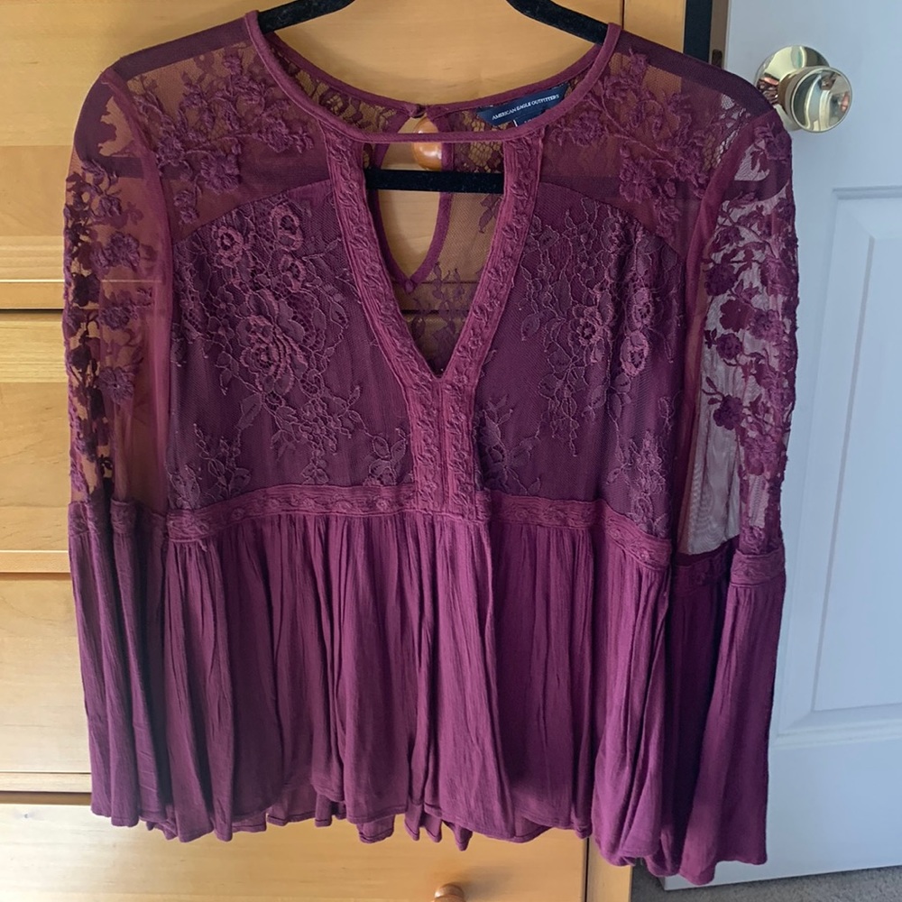 American Eagle gorgeous maroon top!